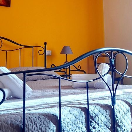 Su Fassoi Cabras Bed & Breakfast Exterior photo