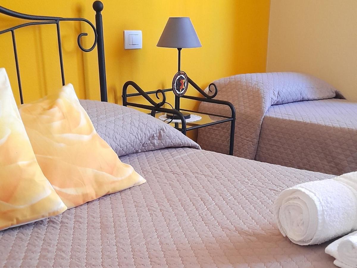 Su Fassoi Cabras Bed & Breakfast Exterior photo
