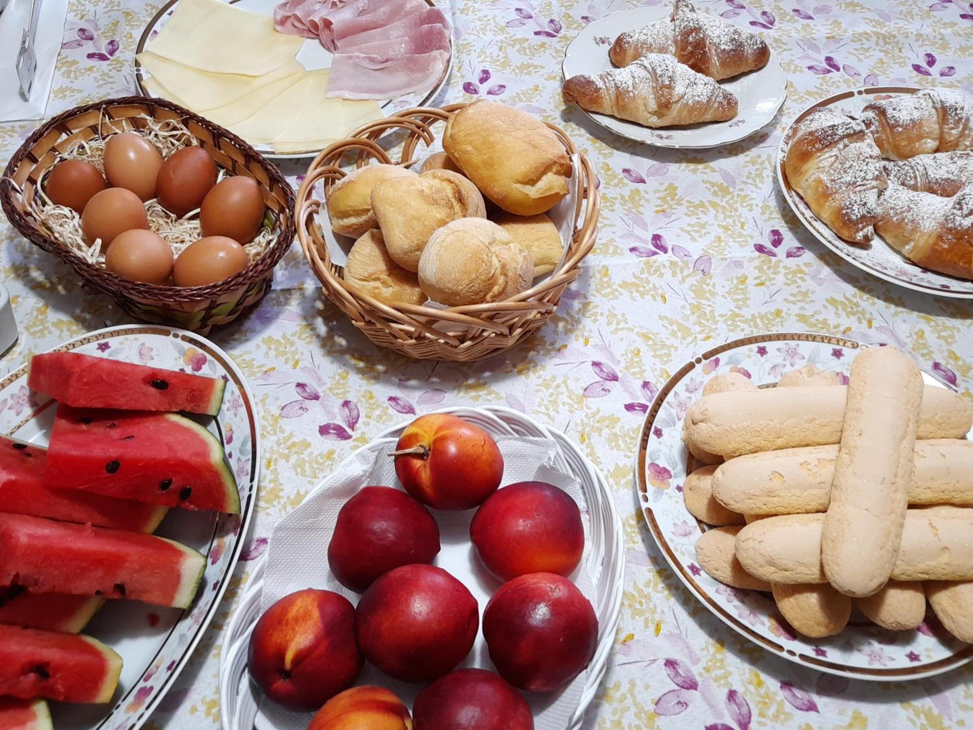 Su Fassoi Cabras Bed & Breakfast Exterior photo